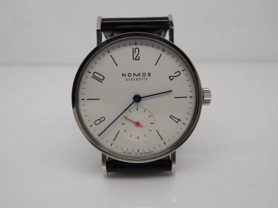 NOM018E- watch cover