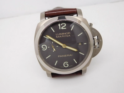 PN351QLE- watch cover