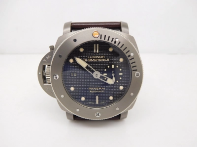 PN569LE2- watch cover